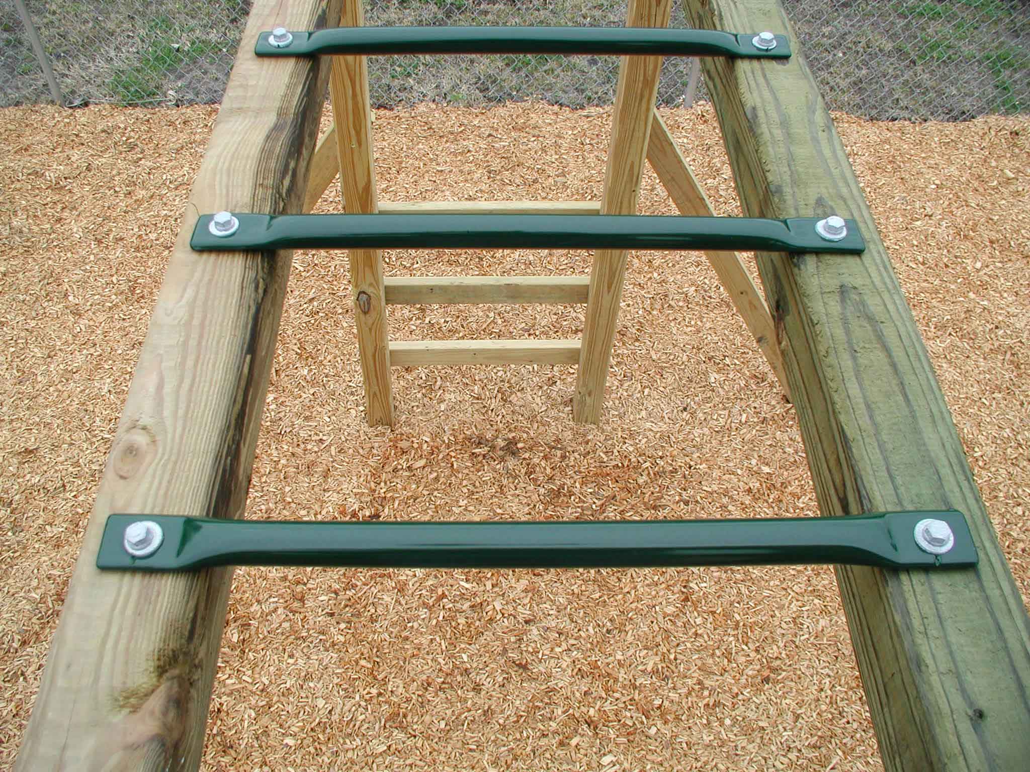 Diy Monkey Bars Pipe / How To Set Up Monkey Bars In Your Backyard